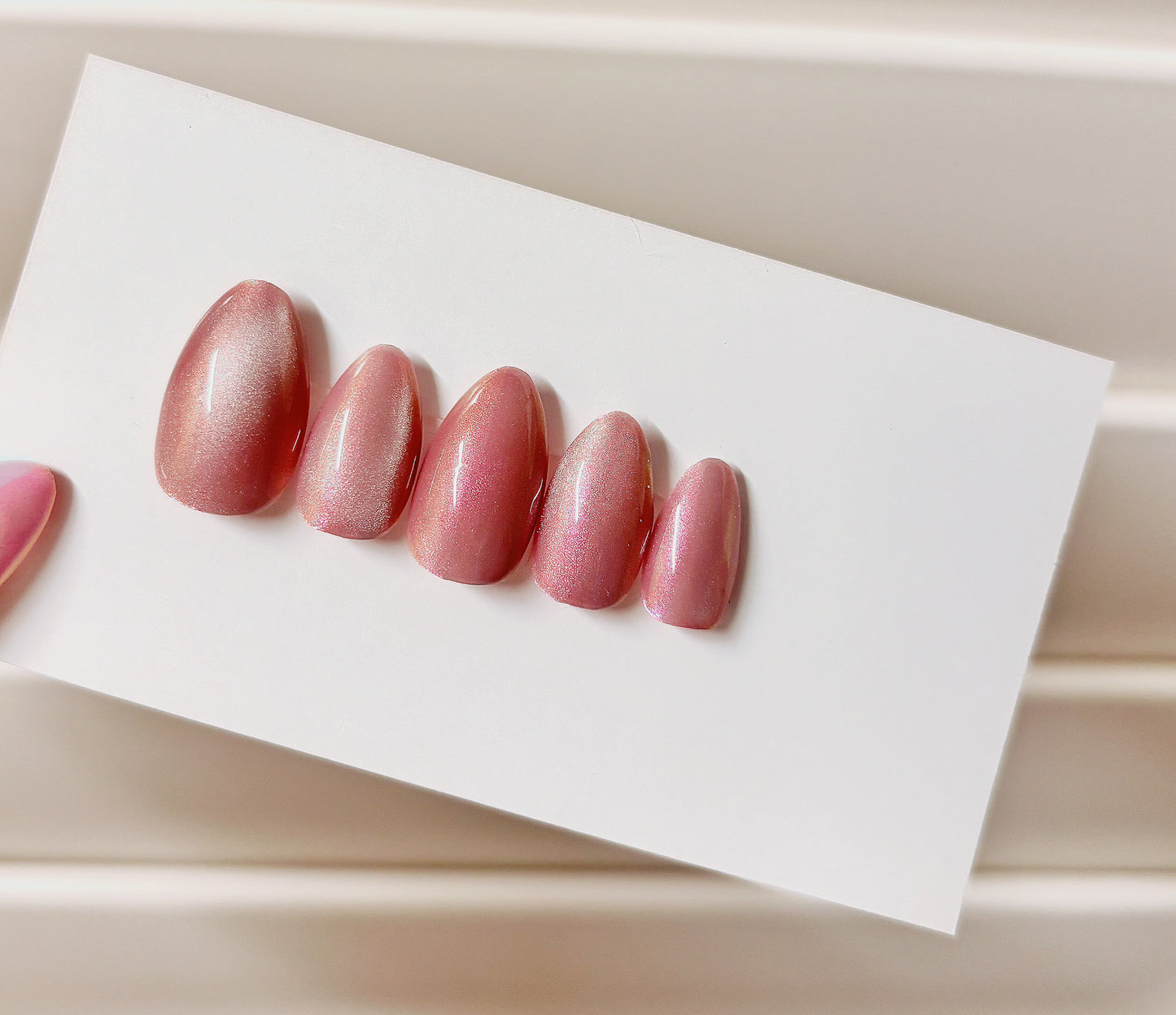Pink cat eye press on nails